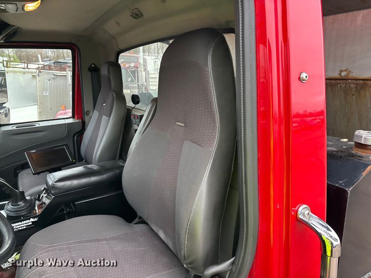 image for item YA2960 2013 International WorkStar 7400 spreader truck