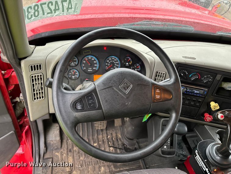 image for item YA2960 2013 International WorkStar 7400 spreader truck