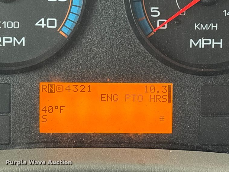 image for item YA2960 2013 International WorkStar 7400 spreader truck