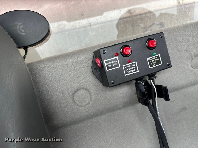 image for item YA2960 2013 International WorkStar 7400 spreader truck