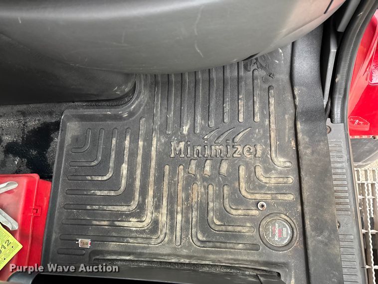 image for item YA2960 2013 International WorkStar 7400 spreader truck