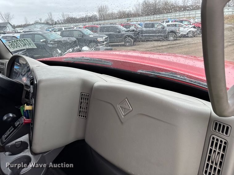 image for item YA2960 2013 International WorkStar 7400 spreader truck