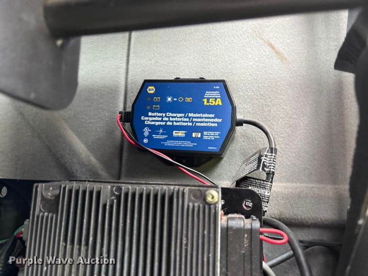 image for item YA2960 2013 International WorkStar 7400 spreader truck