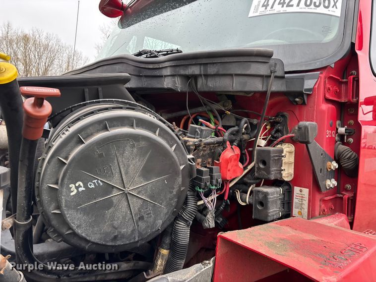 image for item YA2960 2013 International WorkStar 7400 spreader truck