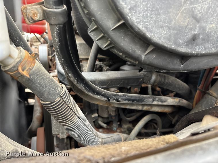 image for item YA2960 2013 International WorkStar 7400 spreader truck