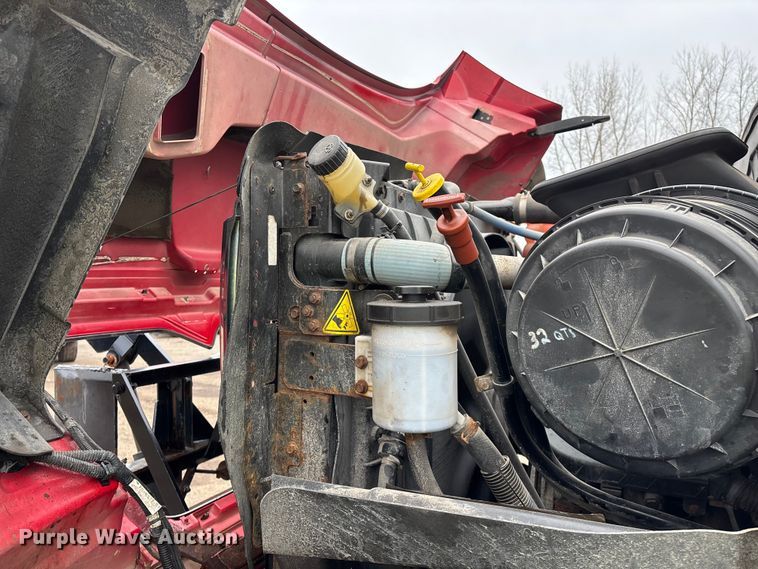 image for item YA2960 2013 International WorkStar 7400 spreader truck