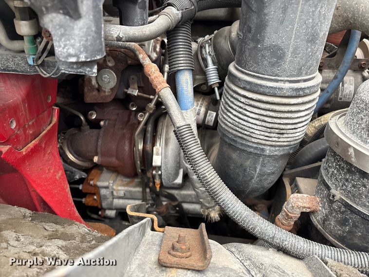 image for item YA2960 2013 International WorkStar 7400 spreader truck