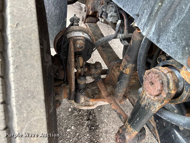 image for item YA2960 2013 International WorkStar 7400 spreader truck