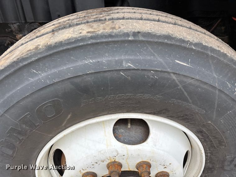 image for item YA2960 2013 International WorkStar 7400 spreader truck