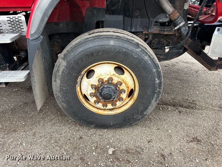 image for item YA2960 2013 International WorkStar 7400 spreader truck