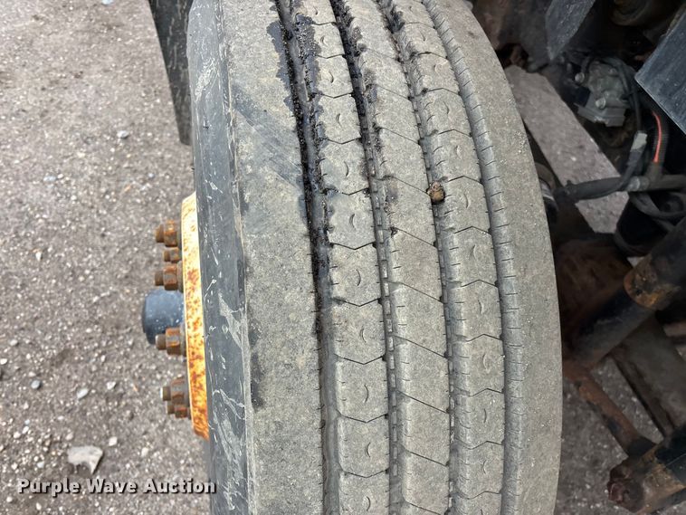 image for item YA2960 2013 International WorkStar 7400 spreader truck