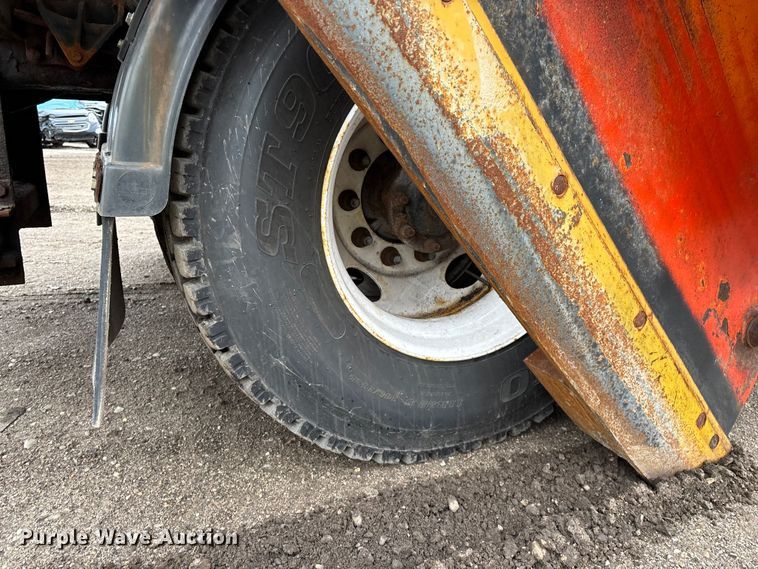 image for item YA2960 2013 International WorkStar 7400 spreader truck