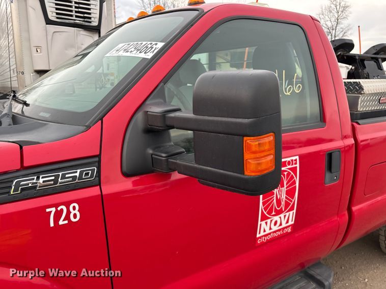 image for item YA2961 2013 Ford F350 Super Duty pickup truck