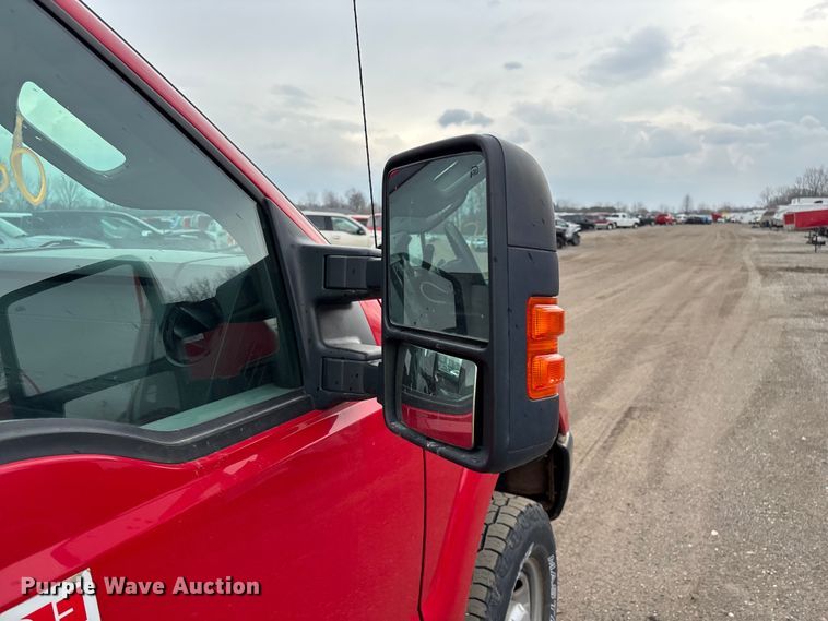 image for item YA2961 2013 Ford F350 Super Duty pickup truck