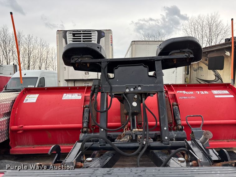 image for item YA2961 2013 Ford F350 Super Duty pickup truck