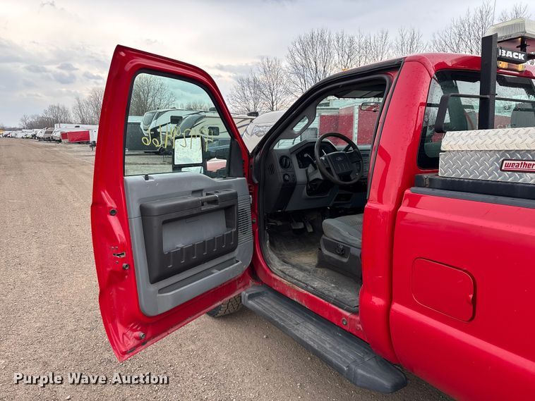 image for item YA2961 2013 Ford F350 Super Duty pickup truck