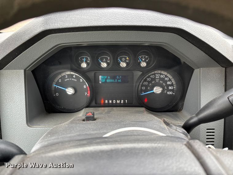 image for item YA2961 2013 Ford F350 Super Duty pickup truck