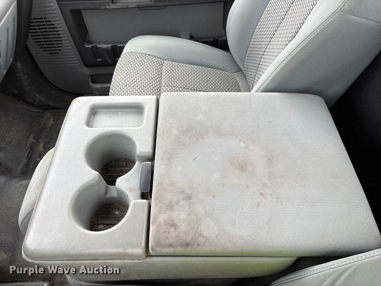 image for item YA2961 2013 Ford F350 Super Duty pickup truck