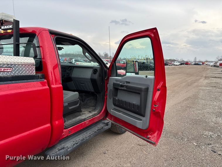 image for item YA2961 2013 Ford F350 Super Duty pickup truck