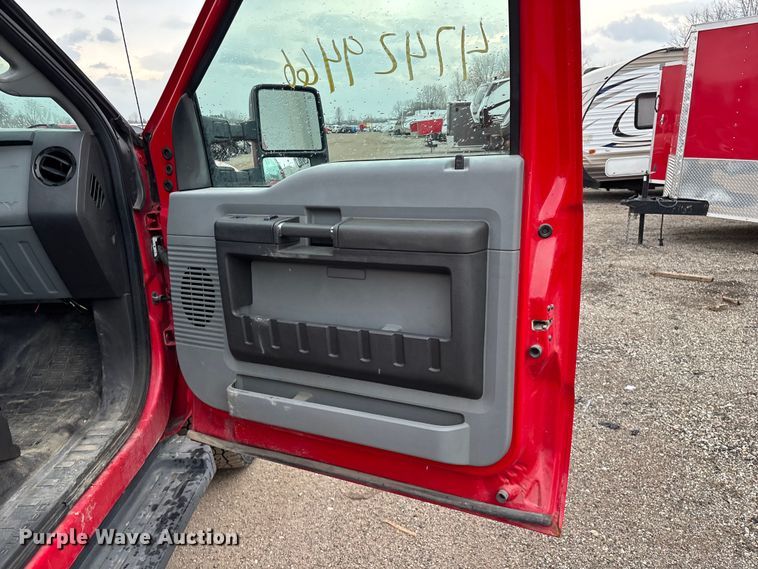 image for item YA2961 2013 Ford F350 Super Duty pickup truck