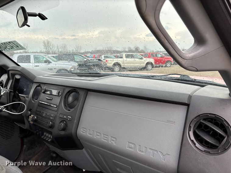 image for item YA2961 2013 Ford F350 Super Duty pickup truck