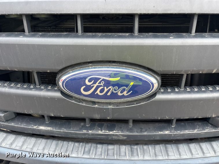 image for item YA2962 2016 Ford F350 Super Duty pickup truck