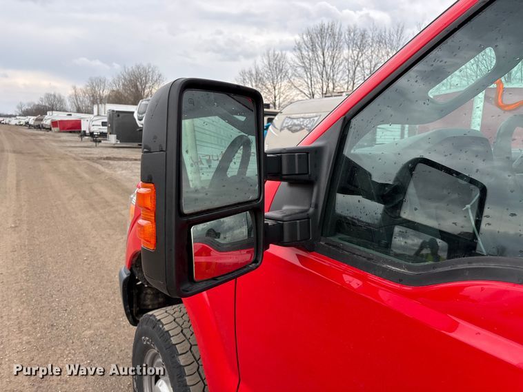 image for item YA2962 2016 Ford F350 Super Duty pickup truck