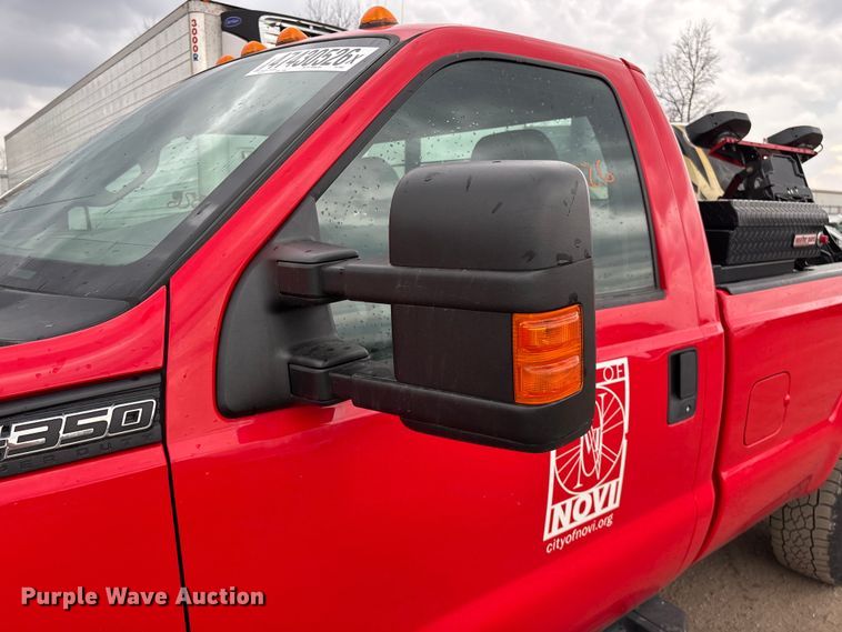 image for item YA2962 2016 Ford F350 Super Duty pickup truck