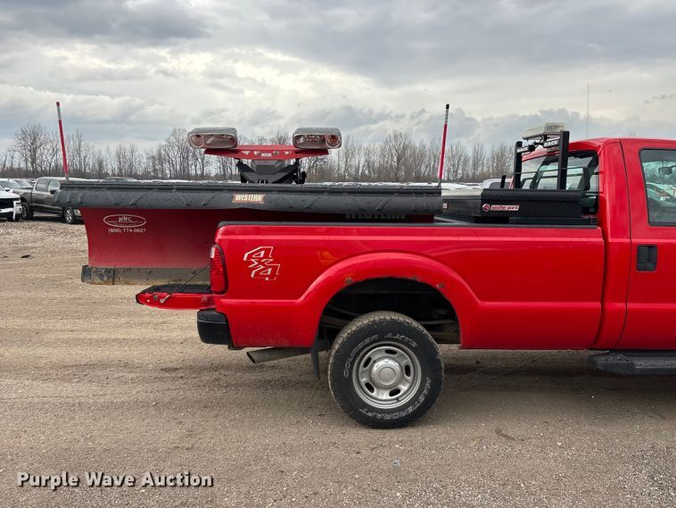 image for item YA2962 2016 Ford F350 Super Duty pickup truck