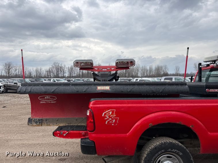 image for item YA2962 2016 Ford F350 Super Duty pickup truck