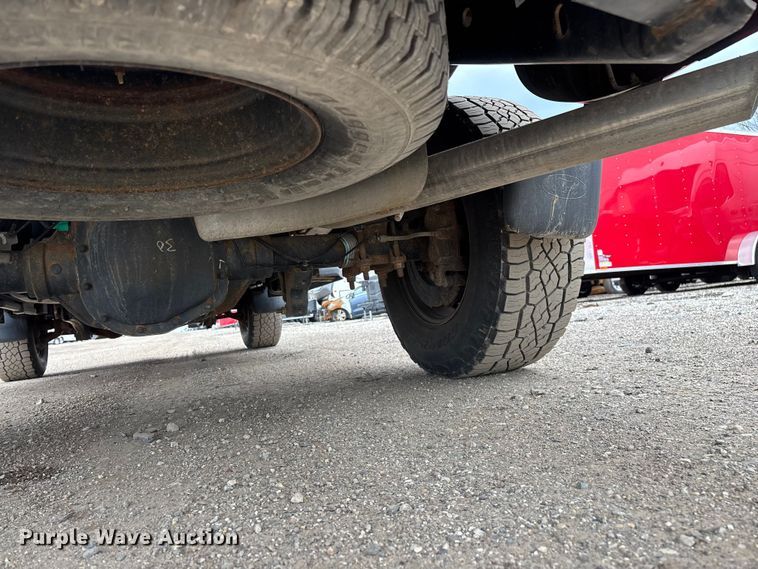 image for item YA2962 2016 Ford F350 Super Duty pickup truck