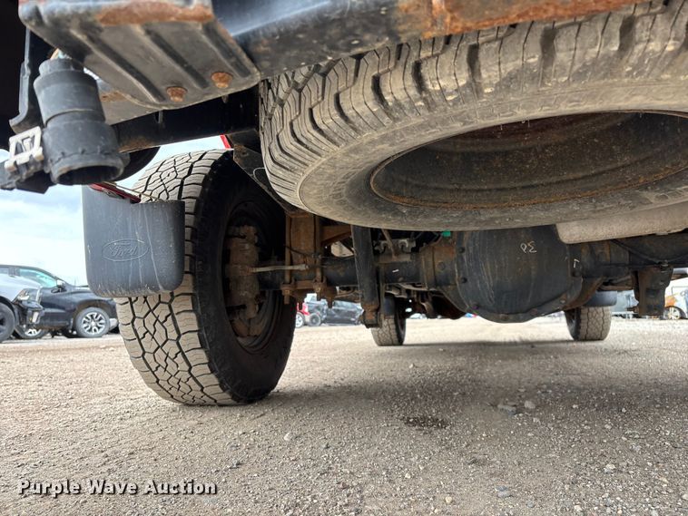 image for item YA2962 2016 Ford F350 Super Duty pickup truck