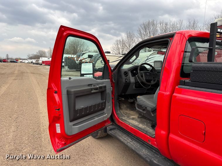 image for item YA2962 2016 Ford F350 Super Duty pickup truck