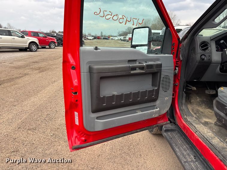 image for item YA2962 2016 Ford F350 Super Duty pickup truck