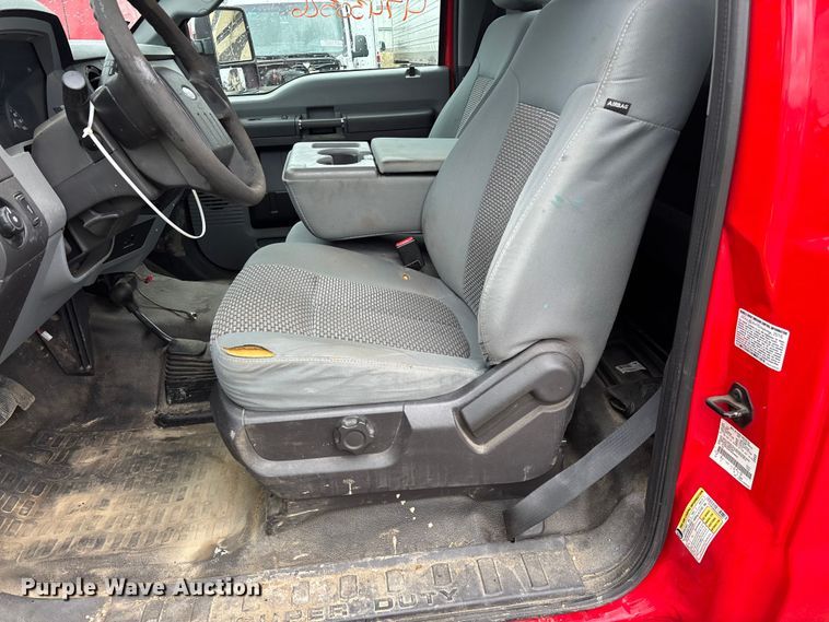 image for item YA2962 2016 Ford F350 Super Duty pickup truck