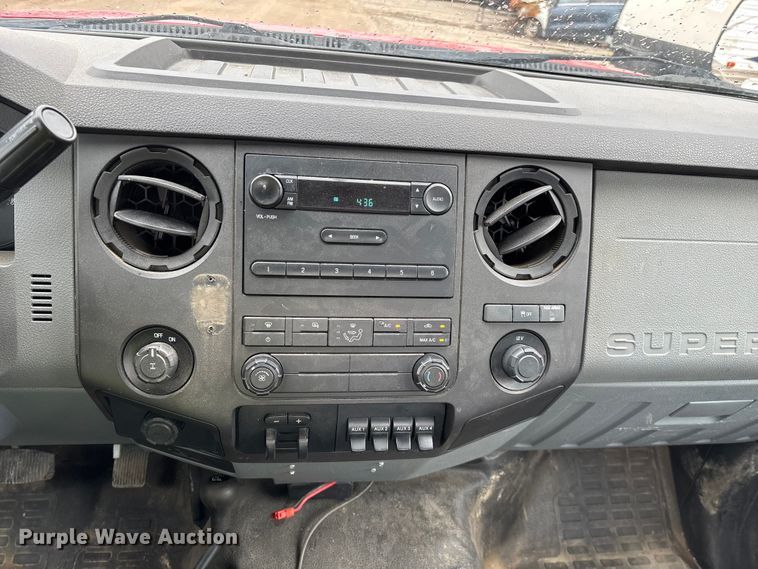 image for item YA2962 2016 Ford F350 Super Duty pickup truck