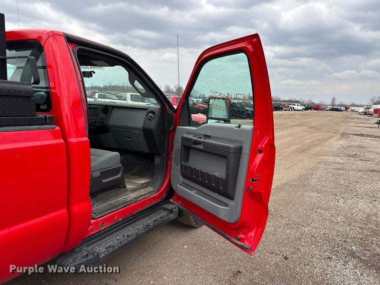 image for item YA2962 2016 Ford F350 Super Duty pickup truck