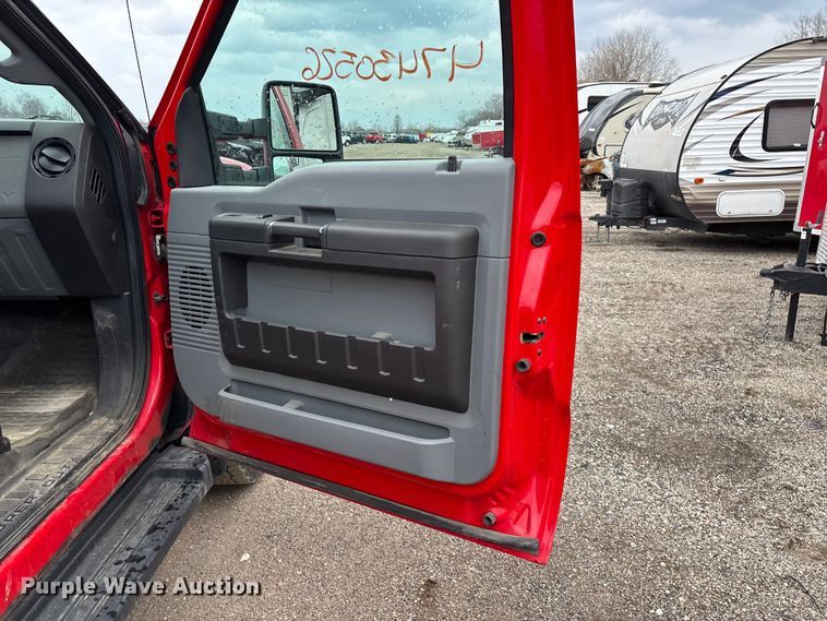 image for item YA2962 2016 Ford F350 Super Duty pickup truck