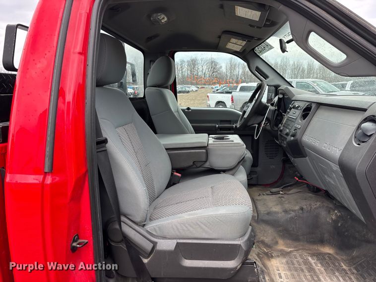 image for item YA2962 2016 Ford F350 Super Duty pickup truck