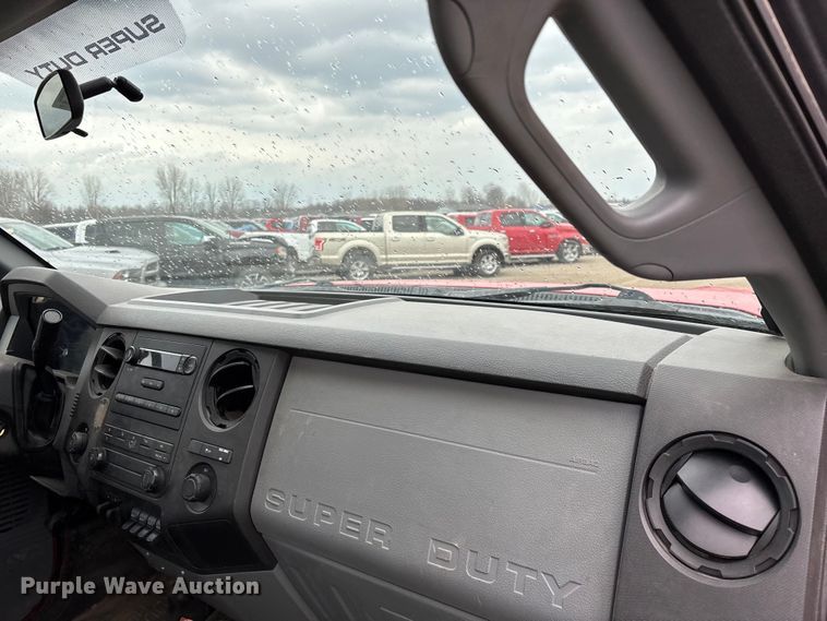 image for item YA2962 2016 Ford F350 Super Duty pickup truck