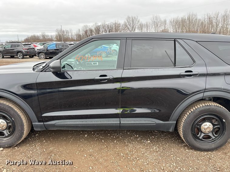 image for item YA2963 2020 Ford Explorer Police Interceptor Hybrid SUV