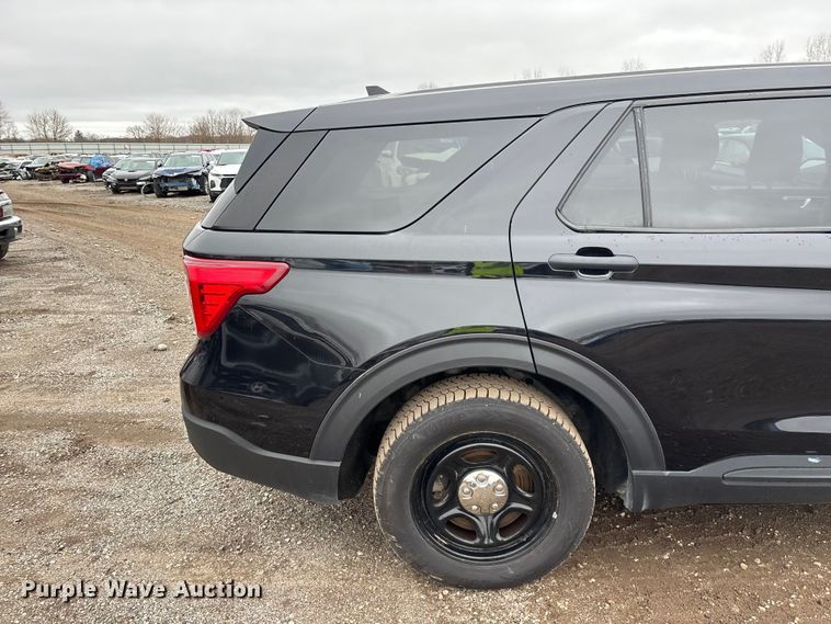 image for item YA2963 2020 Ford Explorer Police Interceptor Hybrid SUV