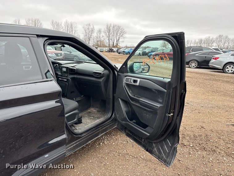 image for item YA2963 2020 Ford Explorer Police Interceptor Hybrid SUV