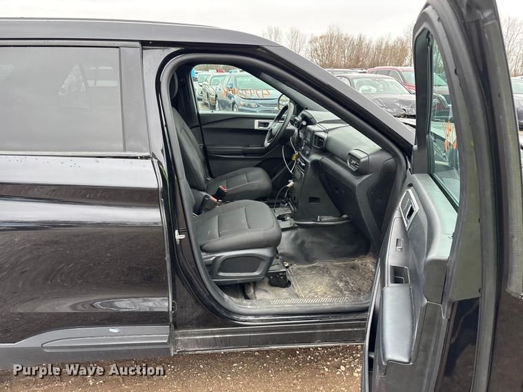 image for item YA2963 2020 Ford Explorer Police Interceptor Hybrid SUV