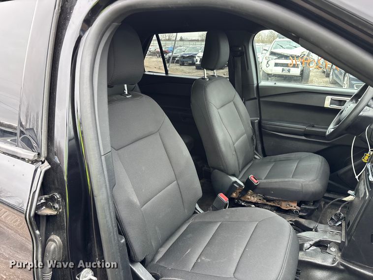 image for item YA2963 2020 Ford Explorer Police Interceptor Hybrid SUV