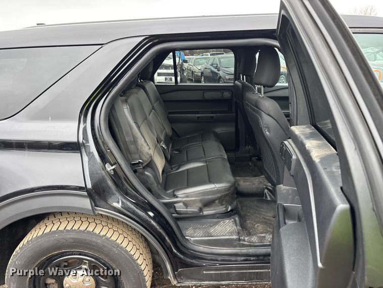 image for item YA2963 2020 Ford Explorer Police Interceptor Hybrid SUV