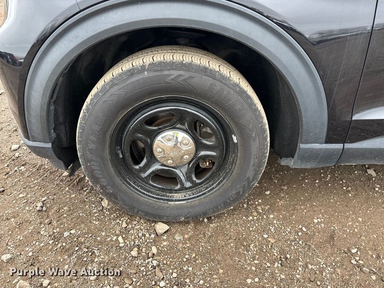 image for item YA2963 2020 Ford Explorer Police Interceptor Hybrid SUV