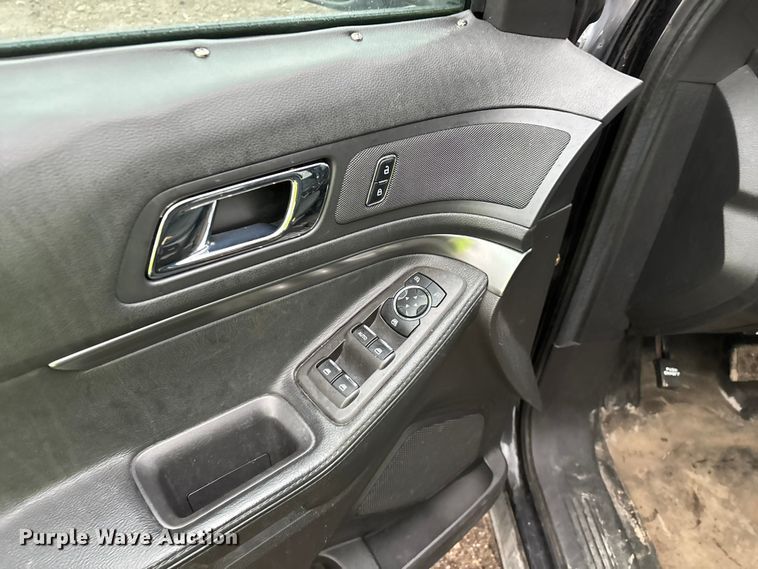 image for item YA2964 2015 Ford Explorer Police Interceptor SUV