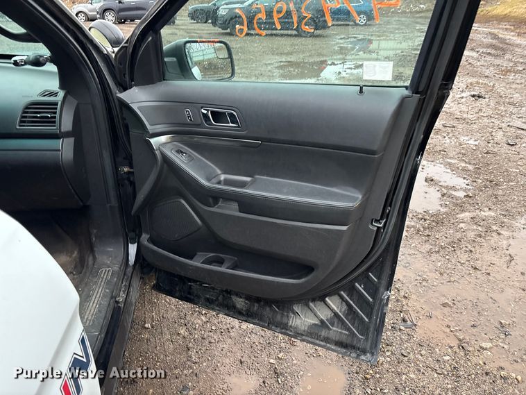 image for item YA2964 2015 Ford Explorer Police Interceptor SUV