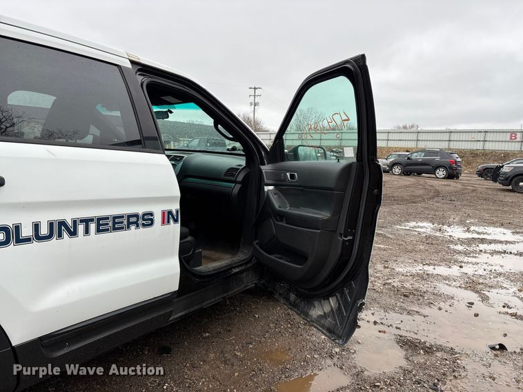 image for item YA2964 2015 Ford Explorer Police Interceptor SUV